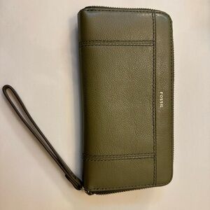 Fossil wallet green